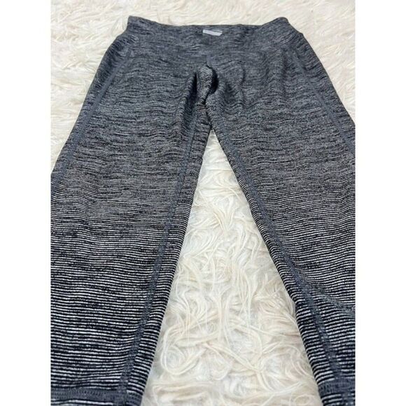Old Navy Active Womens Leggings Grey Size Small Athletic Yoga Stripe Go-Dry - Picture 7 of 8